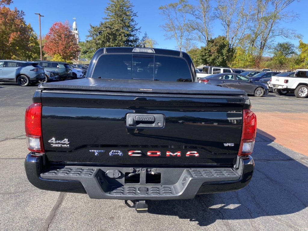 Used 2022 Toyota Tacoma SR5 AWD/4WD image 4