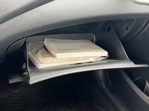 Used 2016 Hyundai Veloster w/ Option Group 02 image 19