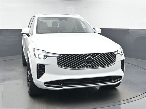 New 2026 Volvo XC90 B6 Plus w/ Protection Package Premier image 2