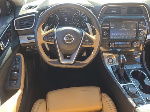 Used 2016 Nissan Maxima SR w/ Interior Lighting Package image 14