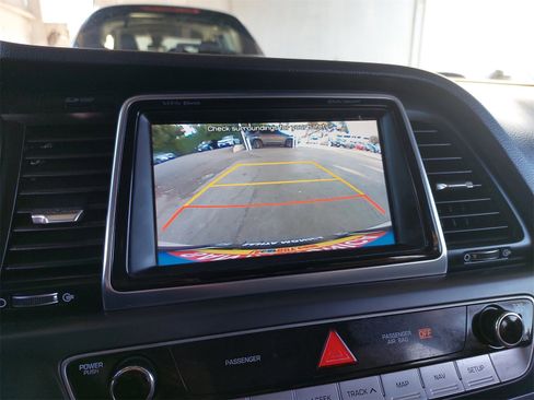 Used 2019 Hyundai Sonata Limited image 21