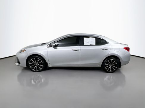Used 2017 Toyota Corolla SE w/ SE Premium Package FWD image 9