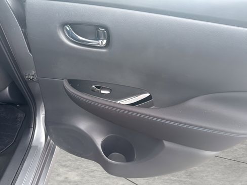 Used 2019 Nissan Leaf SV w/ SV Technology Package image 13