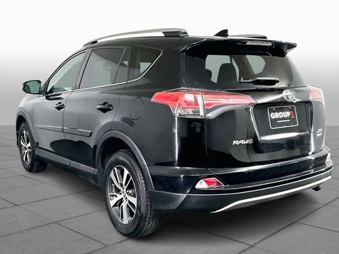 Used 2017 Toyota RAV4 XLE image 12