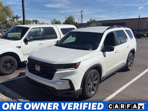Used 2023 Honda Pilot Sport image 1