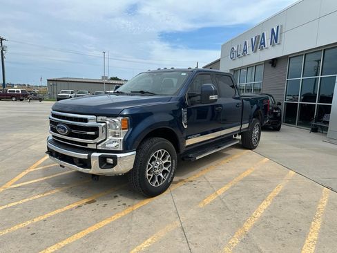 Used 2020 Ford F350 Lariat w/ Lariat Value Package AWD/4WD image 3