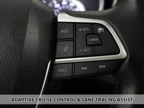 Used 2022 Toyota Highlander XLE image 4