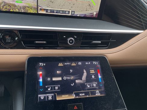 Used 2025 INFINITI QX80 Sensory image 7