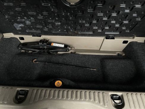 Used 2004 Ford Explorer Eddie Bauer image 19