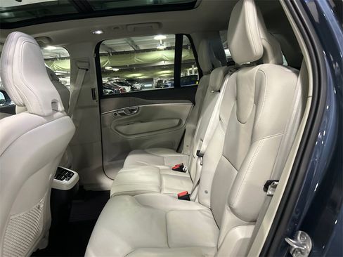 Used 2024 Volvo XC90 B5 Plus w/ Protection Package Premier image 23