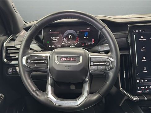 Used 2025 GMC Acadia Elevation image 24