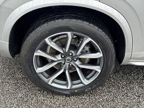 Used 2019 Volvo XC90 T6 Momentum w/ Protection Package Premier image 17