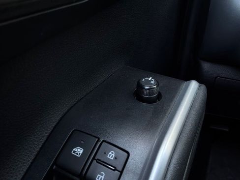 Used 2025 Toyota Highlander XSE AWD/4WD image 26