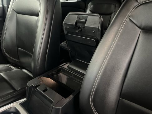 Used 2020 Ford Explorer XLT w/ Equipment Group 202A image 37