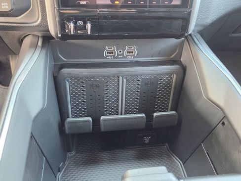 New 2026 RAM 3500 Laramie AWD/4WD image 25