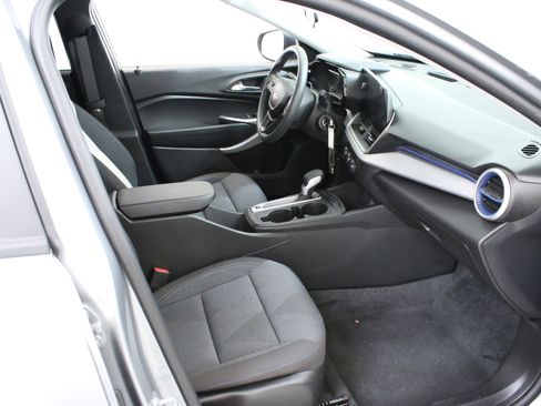 Certified 2024 Chevrolet Trax LS w/ Driver Confidence Package FWD image 20