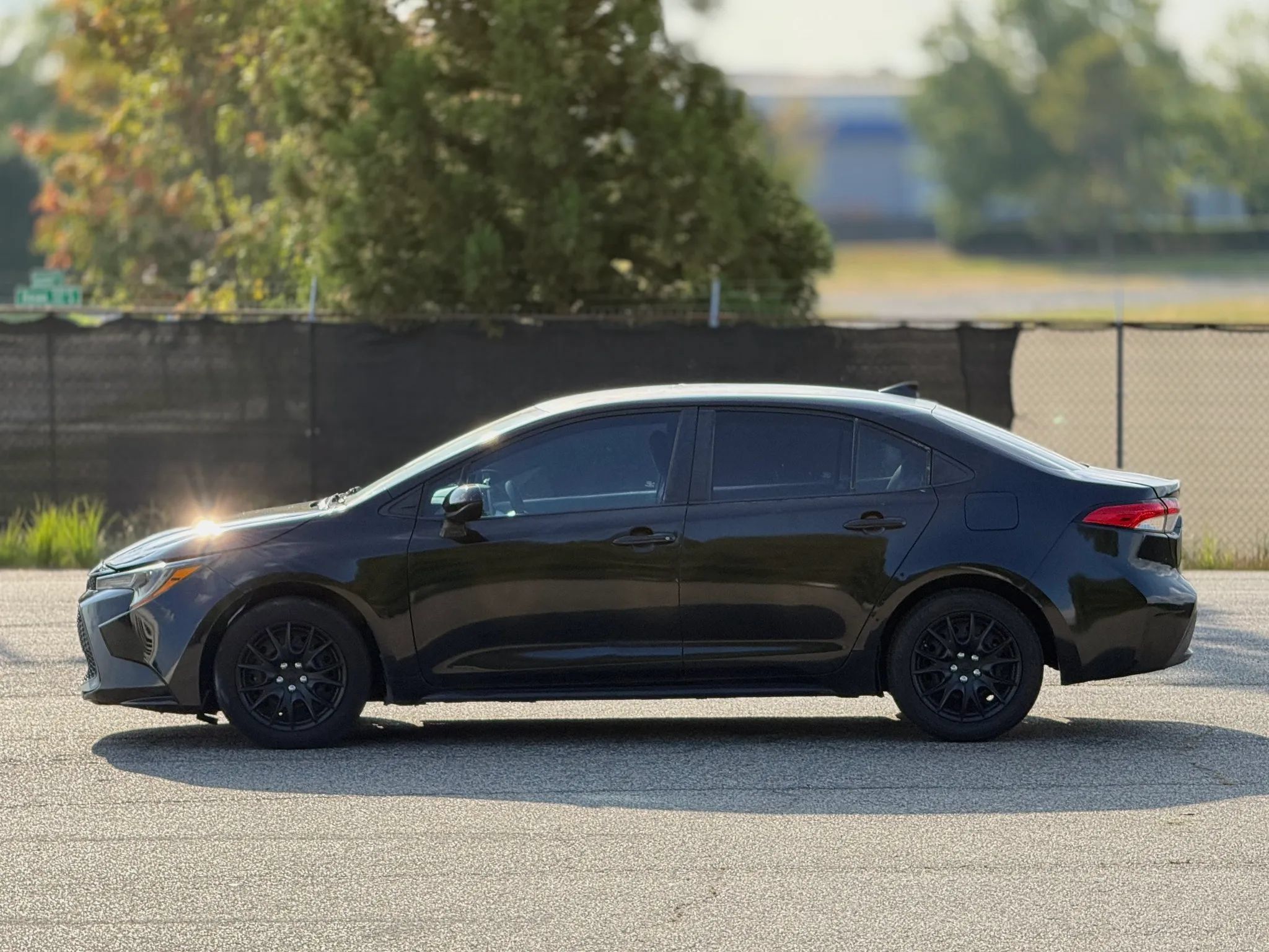 Used 2021 Toyota Corolla LE FWD image 8