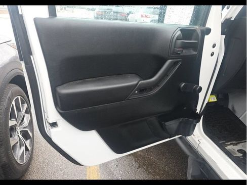 Used 2018 Jeep Wrangler Unlimited Sport AWD/4WD image 15
