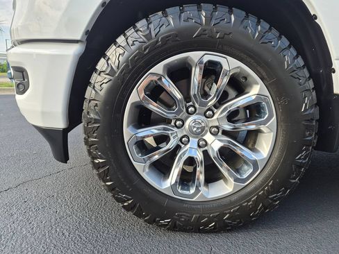 Used 2023 RAM 1500 Laramie AWD/4WD image 22