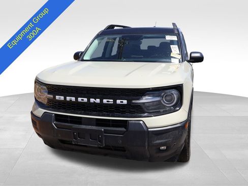 Used 2025 Ford Bronco Sport Outer Banks w/ Outer Banks Tech Package+ AWD/4WD image 3