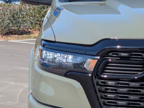 New 2026 RAM 1500 4x4 Crew Cab image 10