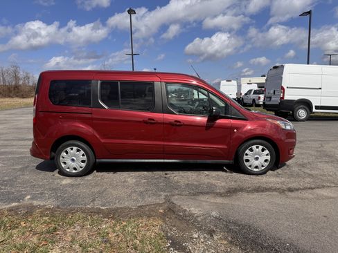 Used 2020 Ford Transit Connect XLT image 2