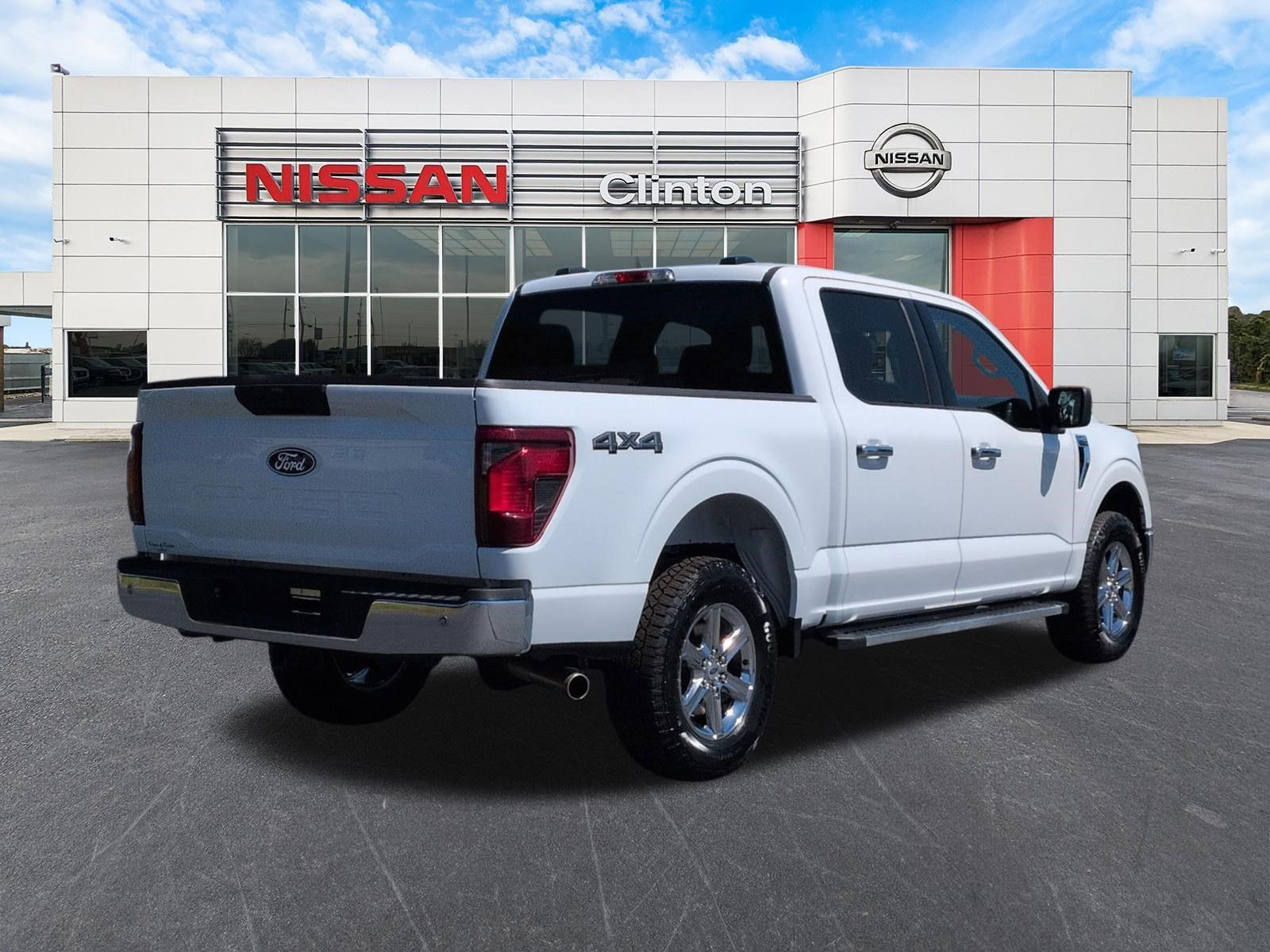 Used 2025 Ford F150 XLT w/ Equipment Group 301A Standard AWD/4WD image 3