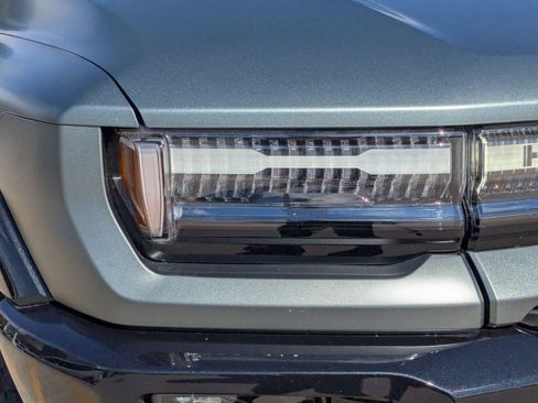 Used 2024 GMC Hummer EV 3X w/ LPO, Illumination Package image 11