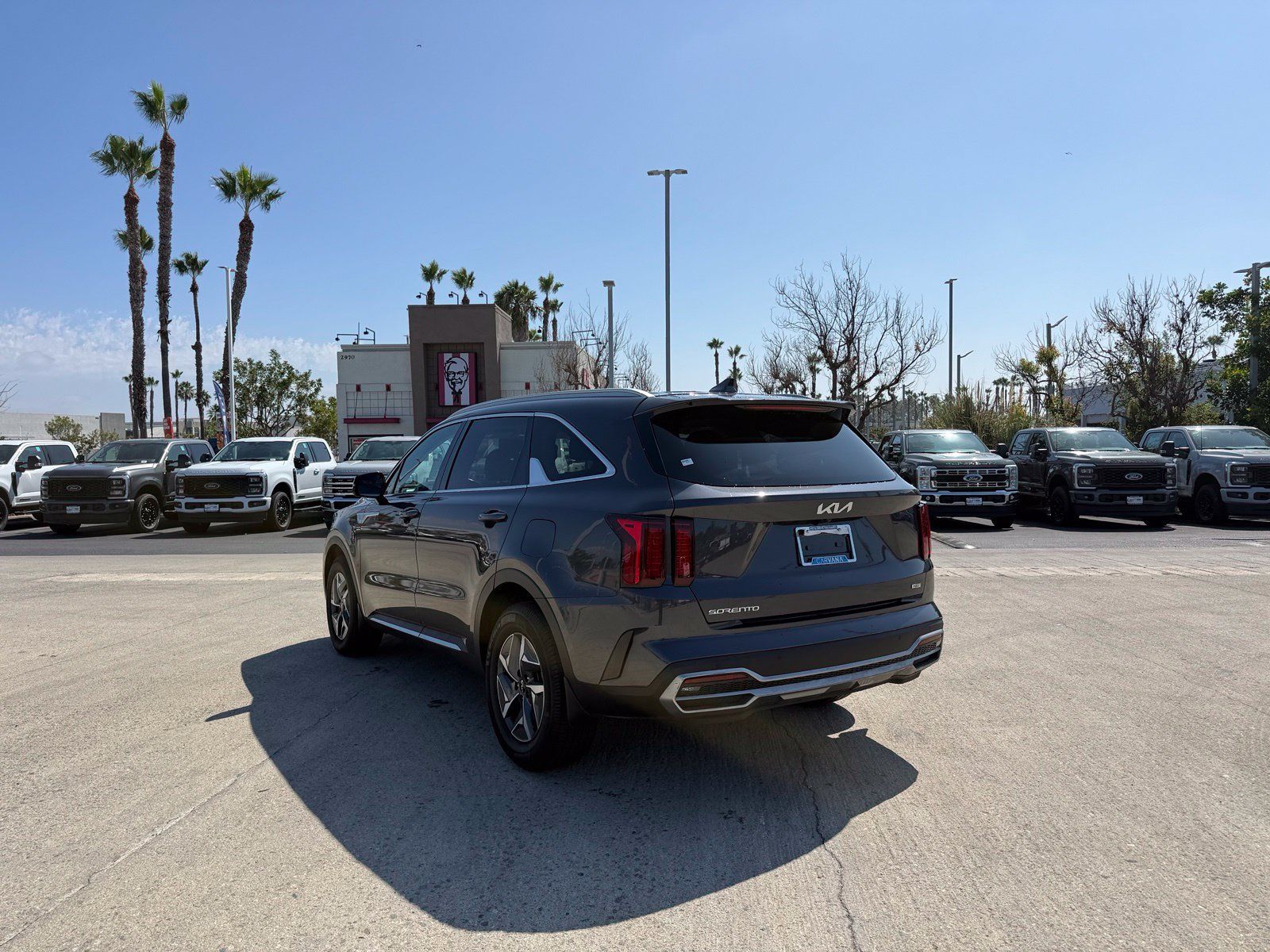 Used 2023 Kia Sorento EX FWD image 2