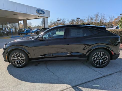 New 2025 Ford Mustang Mach-E Premium image 7