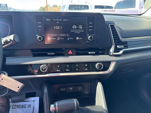 Used 2024 Kia Sportage LX image 5