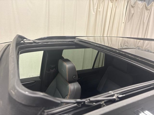 Used 2025 GMC Yukon AT4 AWD/4WD image 42