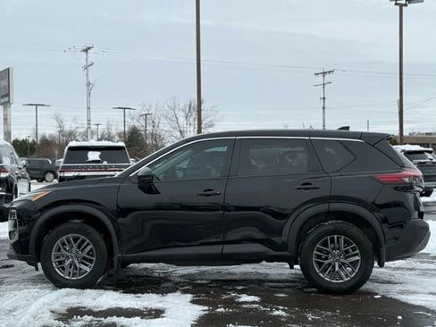 Used 2022 Nissan Rogue S image 41