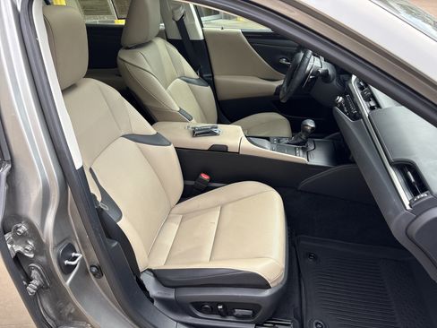 Used 2021 Lexus ES 300h w/ Premium Package FWD image 33