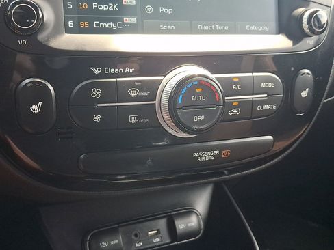 Used 2017 Kia Soul + FWD image 15