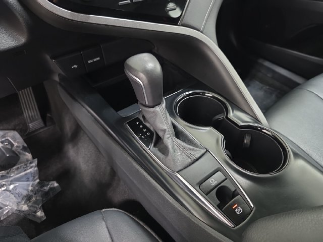 Used 2020 Toyota Camry SE AWD/4WD image 25