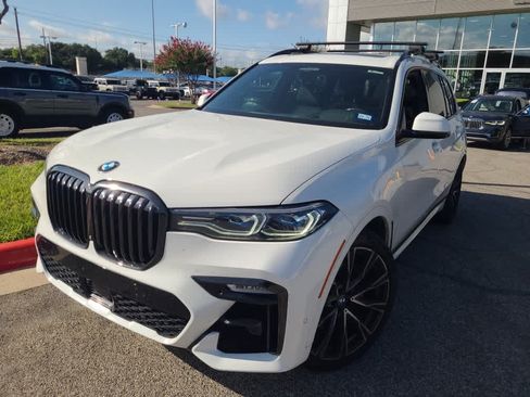 Used 2021 BMW X7 M50i w/ Dynamic Handling Package AWD/4WD image 2