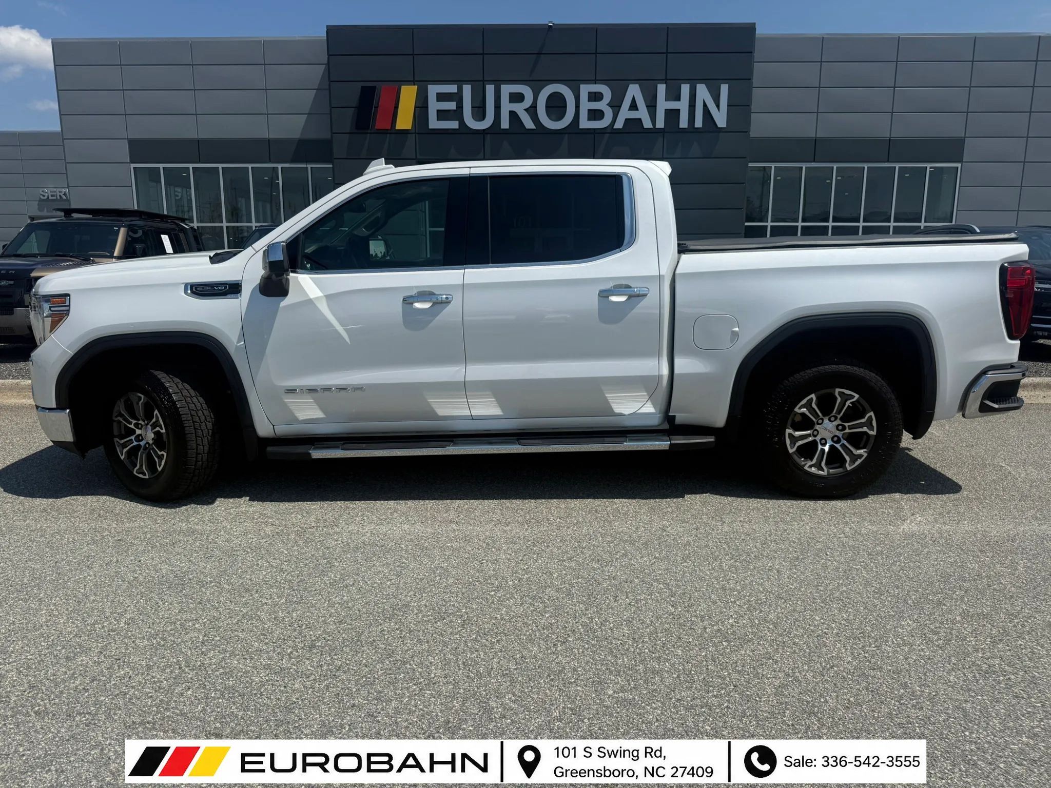 Used 2021 GMC Sierra 1500 SLT RWD image 2