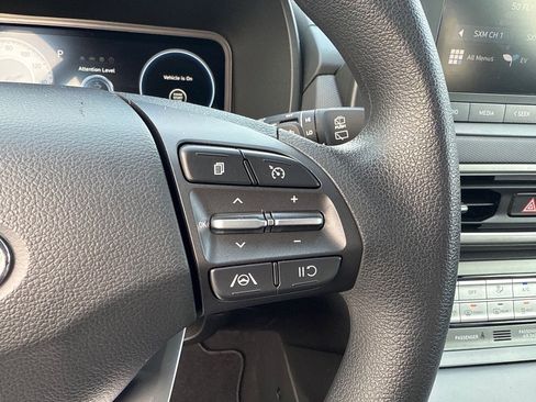Used 2023 Hyundai Kona SE w/ Cargo Package image 34