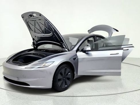 Used 2025 Tesla Model 3 Long Range RWD image 13