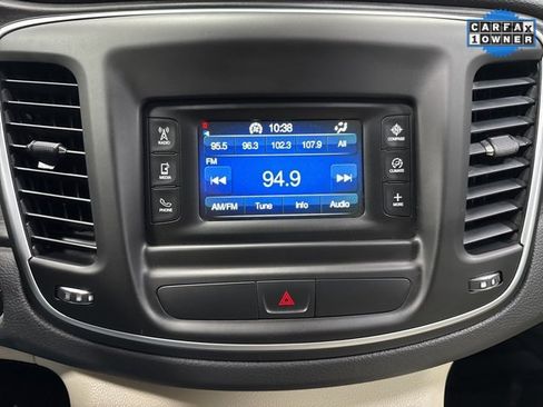 Used 2016 Chrysler 200 Limited image 14