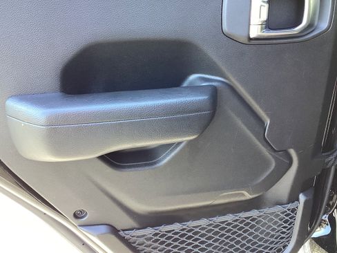 Used 2023 Jeep Wrangler Unlimited Sport AWD/4WD image 17