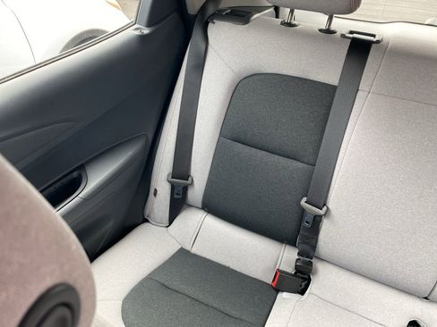 Used 2018 Chevrolet Bolt LT FWD image 18