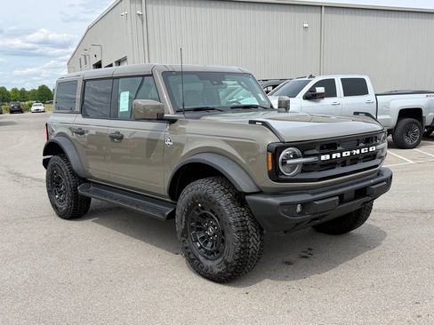 New 2026 Ford Bronco Outer Banks AWD/4WD image 2