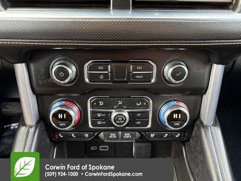 Used 2024 GMC Yukon XL SLT image 33