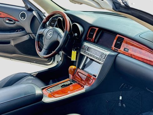 Used 2005 Lexus SC 430 Convertible w/ Preferred Accessory Pkg RWD image 15