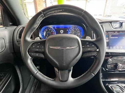 Used 2018 Chrysler 300 S image 26