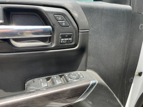 Used 2021 Chevrolet Silverado 1500 LTZ w/ LTZ Convenience Package II AWD/4WD image 9