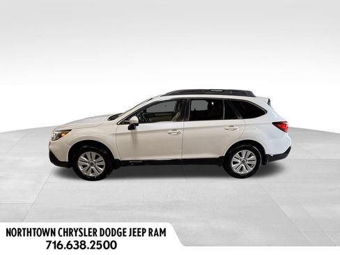 Used 2019 Subaru Outback 2.5i Premium AWD/4WD image 2