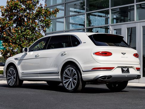 Used 2023 Bentley Bentayga Extended Wheelbase image 12
